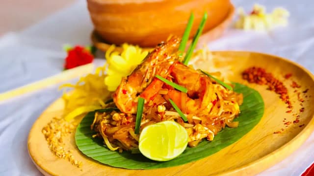 ผัดไทยชายเอก อาหารตามสั่ง