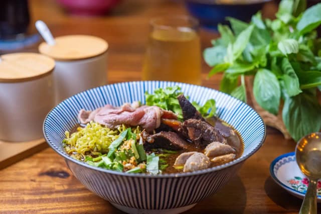 PAED SEN NOODLE & RICE