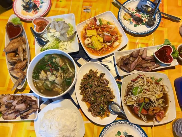 ลาบฅนขอนแก่น ณ ม่าหนิก