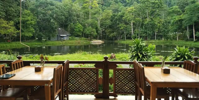 ร้านอาหารเพียงไพร