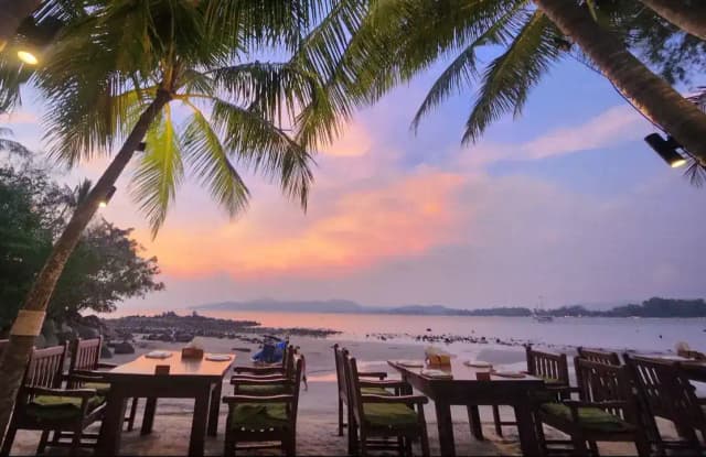 Kati Beach Bar and Restaurant (กะทิ)