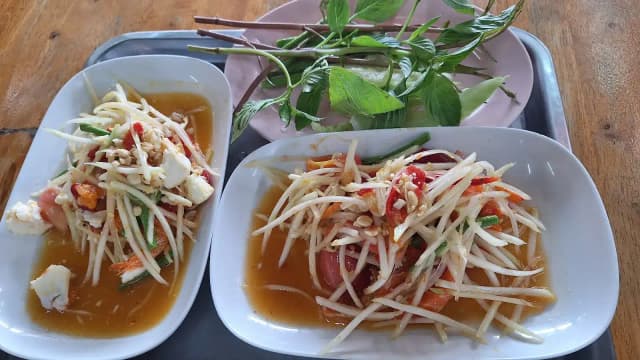 ร้านอาหารแซ่บอีหลี Halal Restaurants