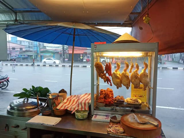 ร้านข้าวมันไก่ตอนสูตรเยาวราช สาขาท่าเรือ