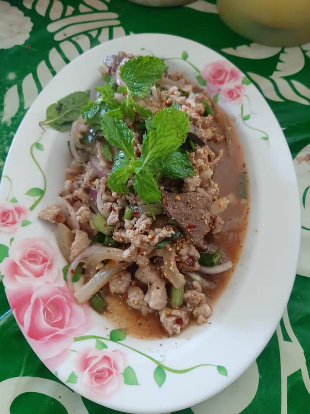 ร้านลาบยโส ป่าครองชีพ