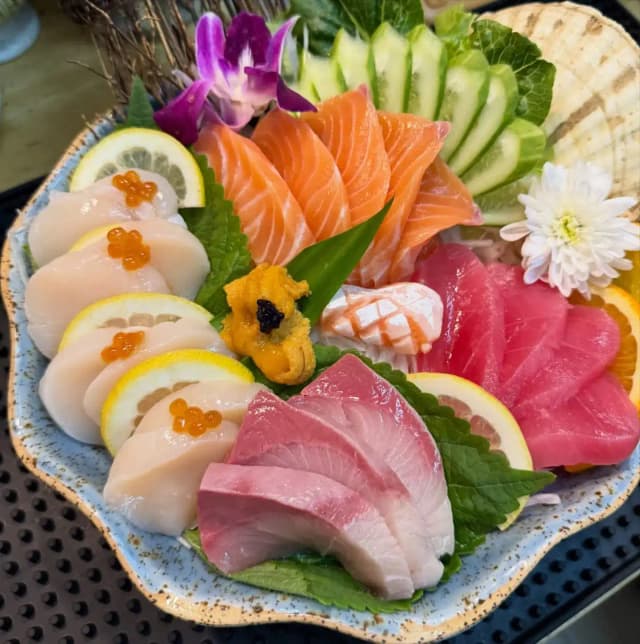Navintae Sushi (halal)