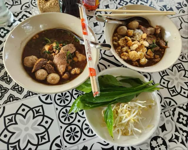 บัวหลง ก๋วยเตี๋ยวเรือ